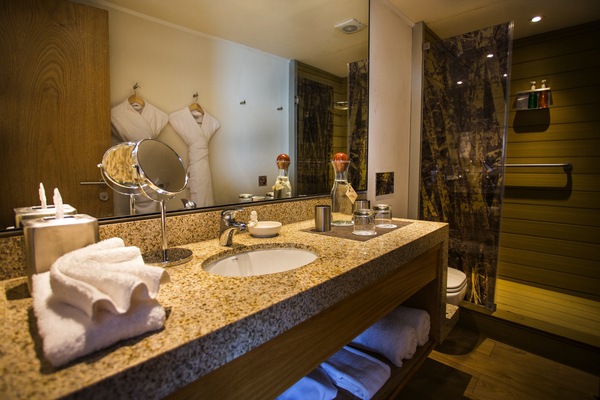 Avalon Waterways Delfin III Corner Suite 8.jpg